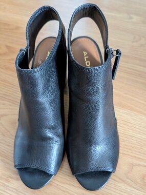 ALDO Leather Peep Toe Ankle Booties Sz 8.5 - Block Heel & Side Zipper